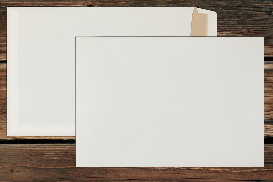 Versandtaschen C4 229x324 mm Haftklebend Cremeweiß 120 g/qm